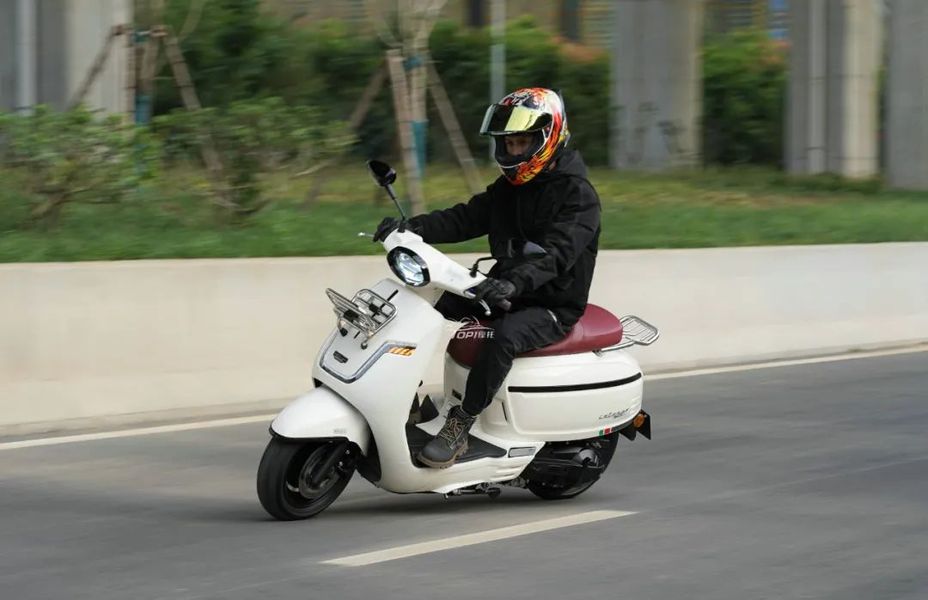 五本plus探戈150复古踏板试驾——有操控,更有配置