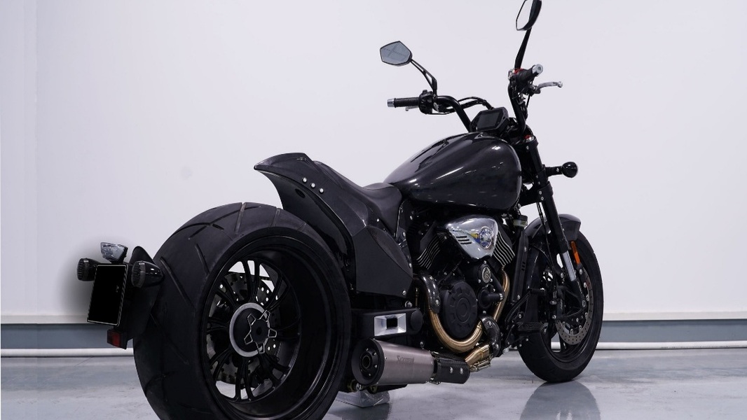 大宽胎设计,广建雅金刚狼800欣赏,配置360mm后胎