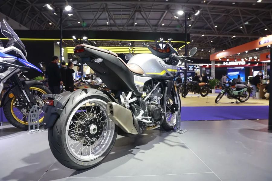 中国首款四缸400cc仿赛车型亮相摩博会,凯越携一众新车上市