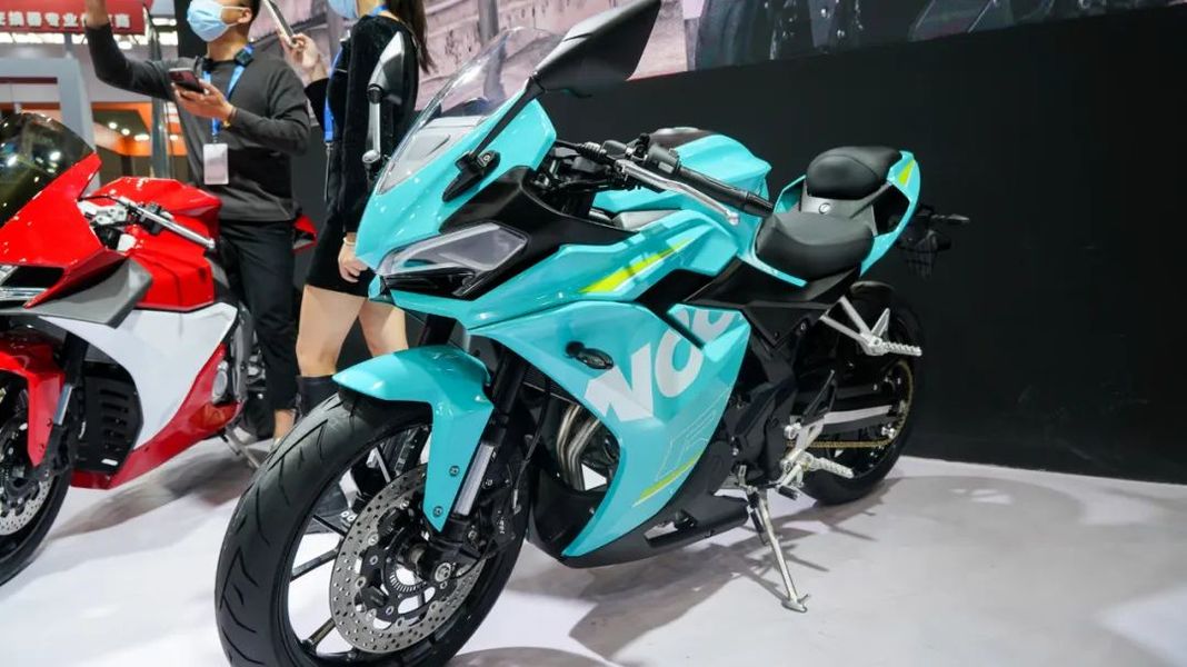 诺马四缸跑车亮相,发布19999元双缸跑车极影325r,带t