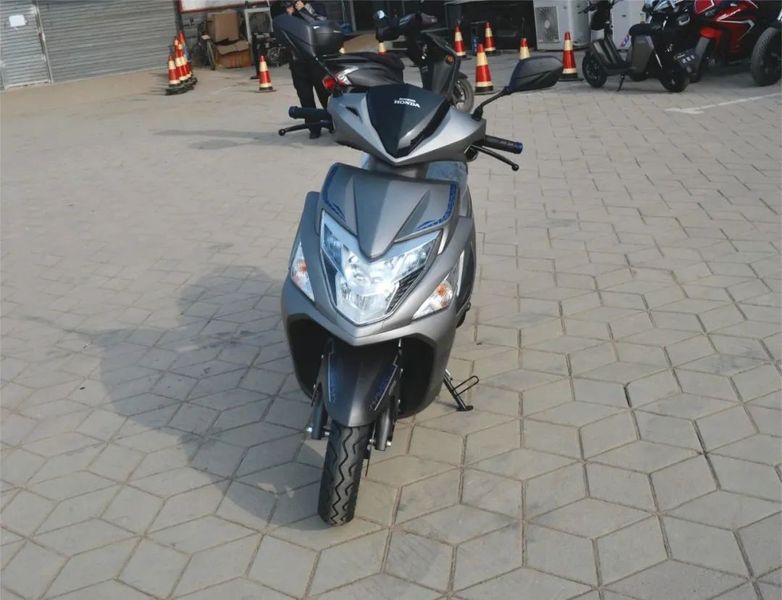 简约时尚的中端踏板车,新大洲本田ex125星夜版车型展示