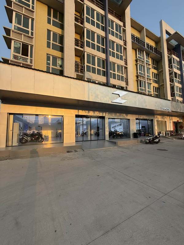 张雪机车江门店