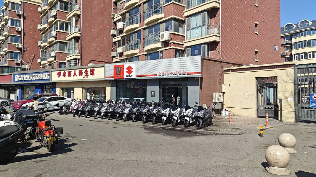 通州豪爵铃木精品店万丰机车