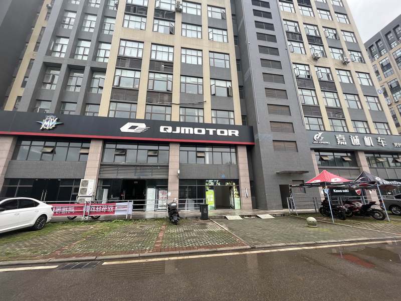 武汉楚之翼摩托车光谷店