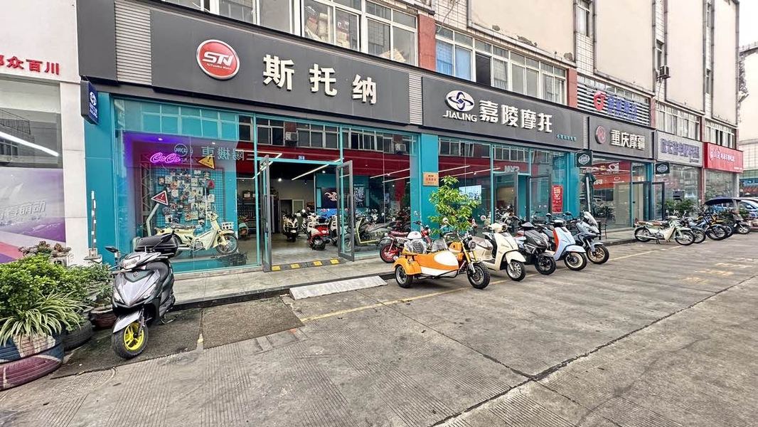嘉陵摩托成都店