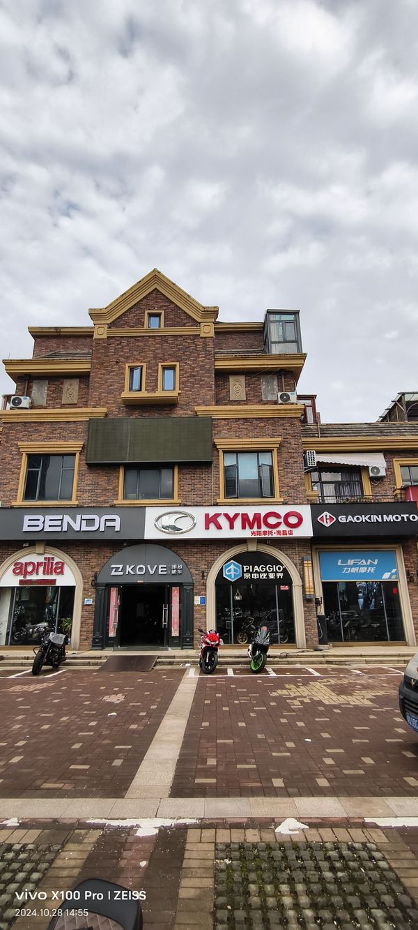 南昌摩添轮机车