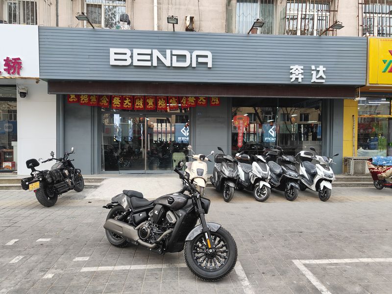 赤峰奔达摩托品牌店