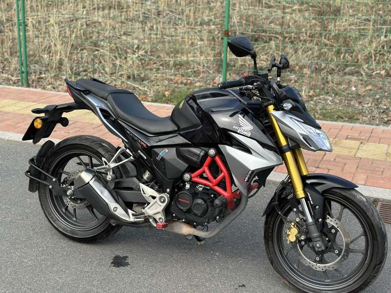 二手五羊本田cb190r 暴锋眼