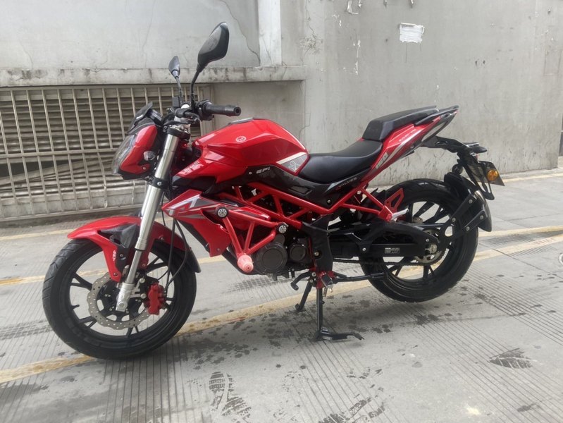 二手贝纳利红宝龙 tnt 150i